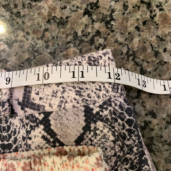 Altar’d State mini skirts. Lot of 2. Size: XS. - Picture 7 of 9